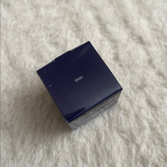 Kevyn Aucoin Beauty Skin enhancer in shade SX04 - Picture 2 of 2